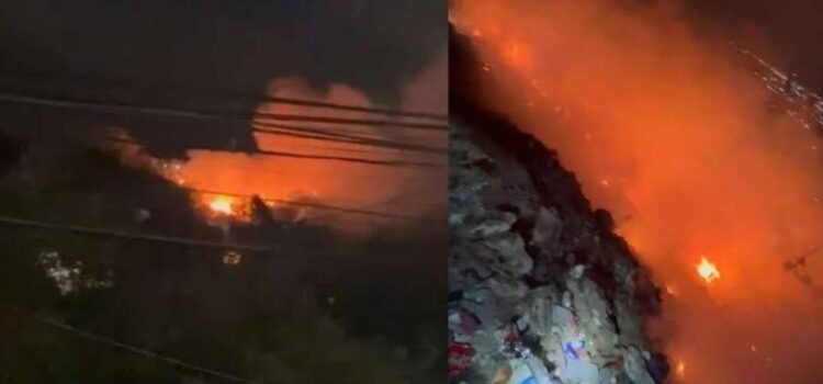 Incendio consume basura en terreno baldío de colonia Altamira en Monterrey