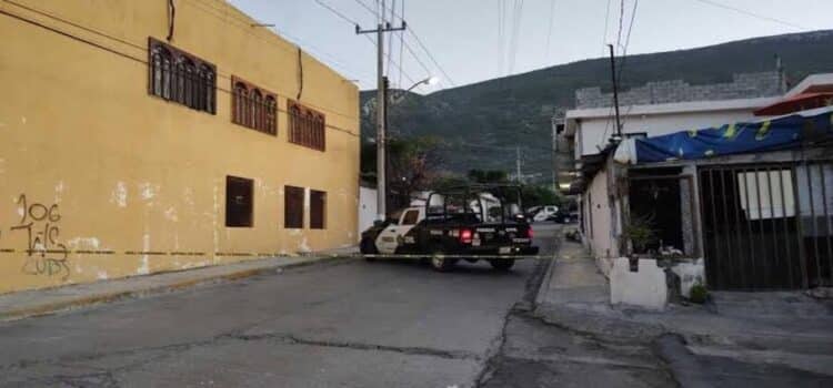 Asesinan a hombre afuera de casa en la colonia San Ángel Norte en Monterrey