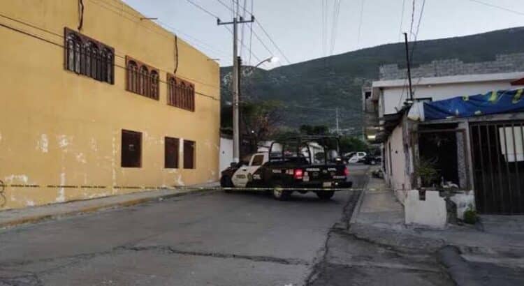 Asesinan a hombre afuera de casa en la colonia San Ángel Norte en Monterrey