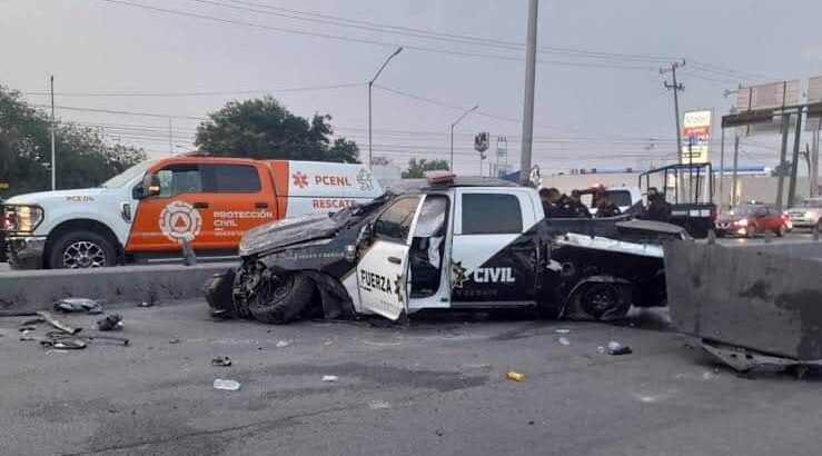 Policías de Fuerza Civil resultan lesionados tras choque en Monterrey