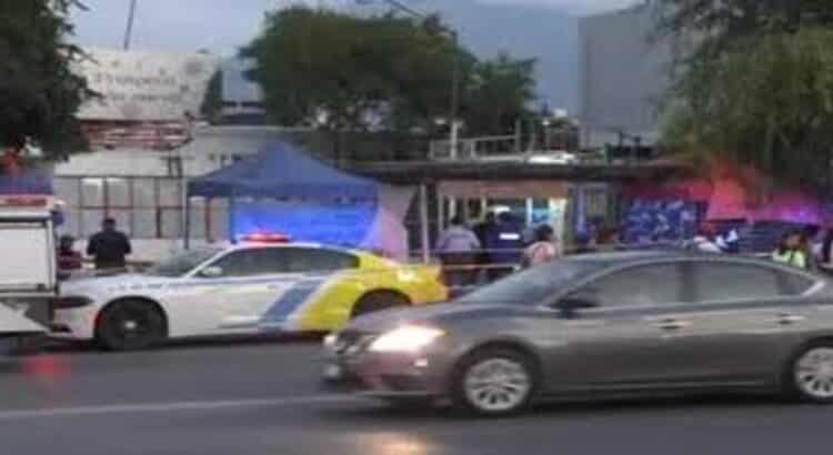 Detienen a joven por asesinato de hombre en mercado en Monterrey